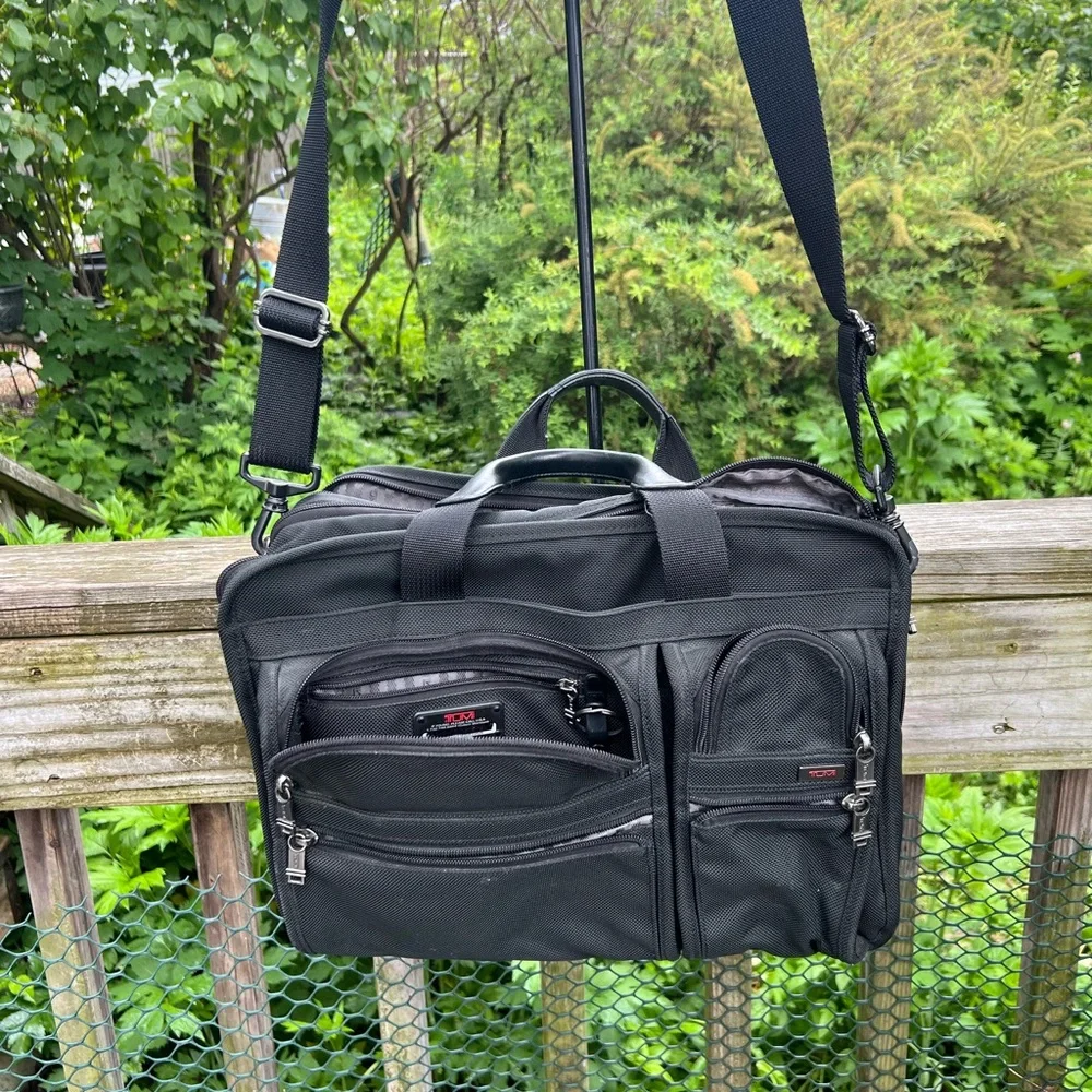 Tumi Expandable Organizer Laptop 26031D4 Adjustable Strap , 16” Across X 13” Ht